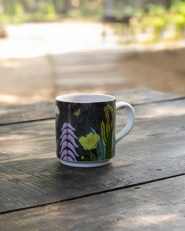 - Parrot climbing and standing wooden frame Serenity Mug - Charcoal