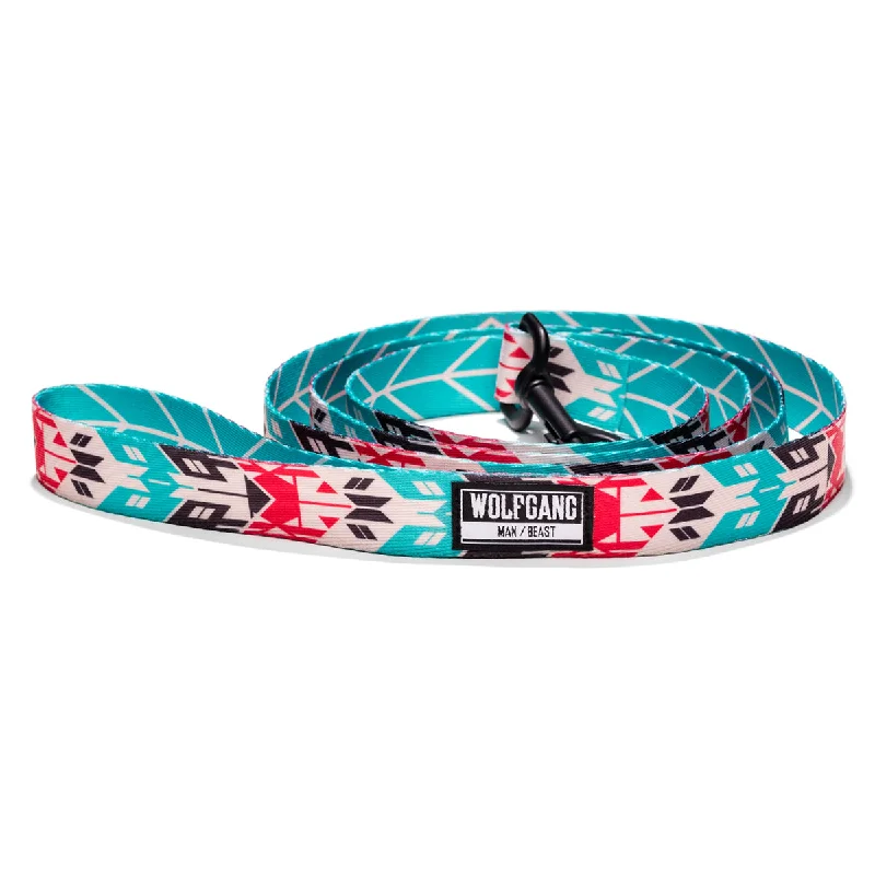 4. **Pet toys are bite-resistant and wear-resistant**Coastal Wolfgang Man & Beast FurTrader Leash 4. **Pet toys are bite-resistant and wear-resistant**Coastal Wolfgang Man & Beast FurTrader Leash